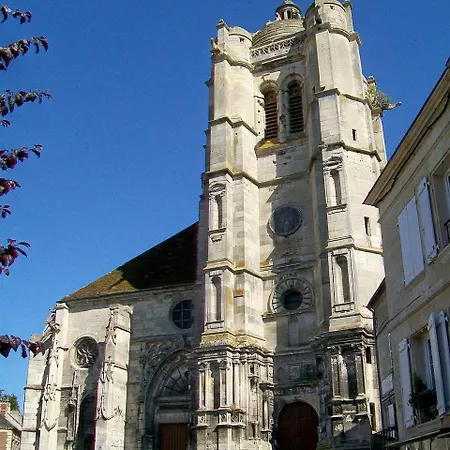Apartment La Maxipontaine Pont-Sainte-Maxence